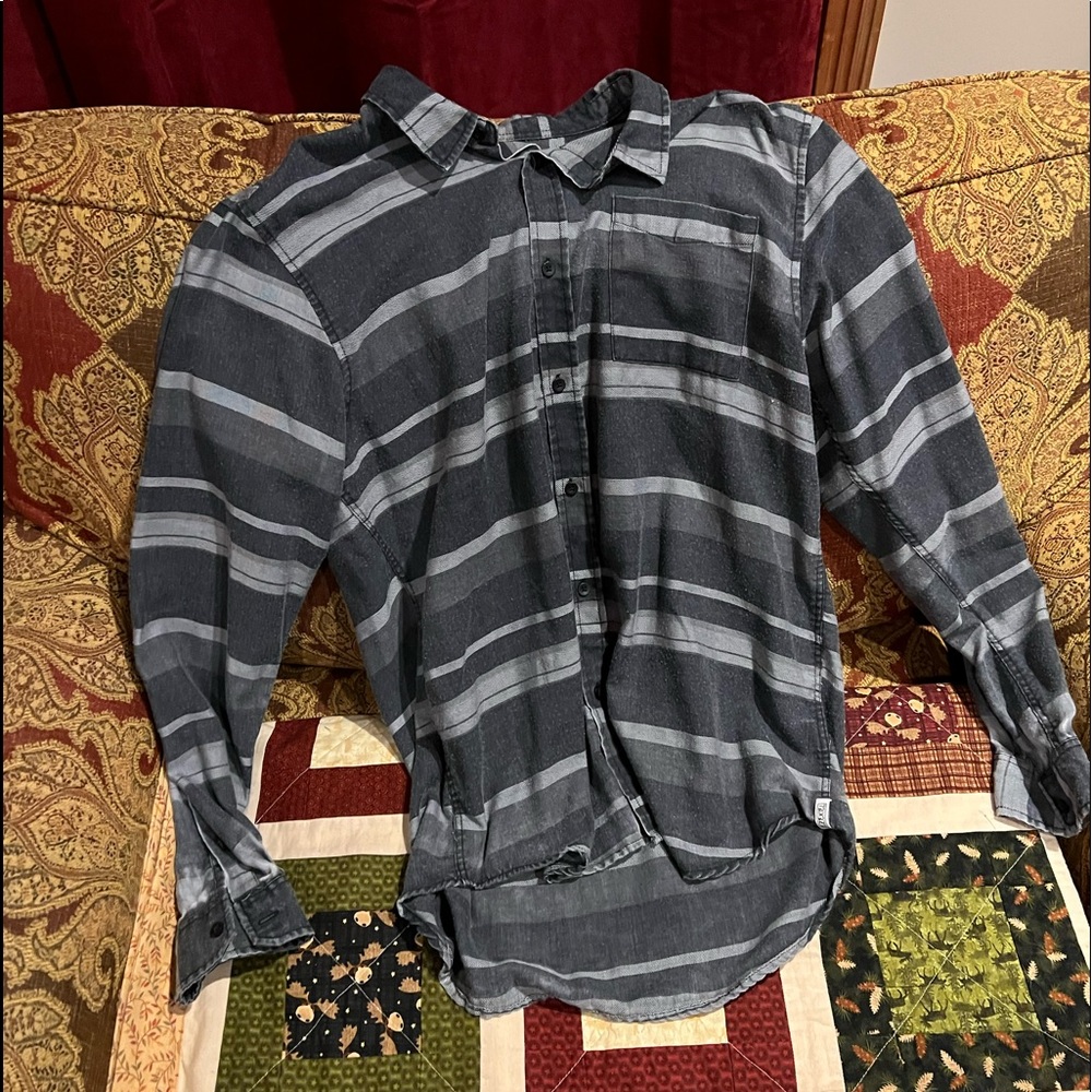 Mens button up Ezekiel